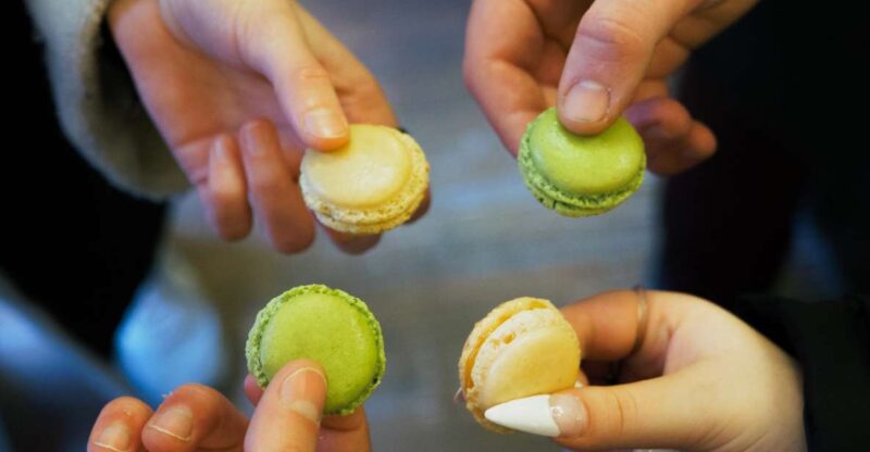 Paris: 7th Arrondissement Guided Food Tour - Exploring a Classic Paris Bakery for Macarons