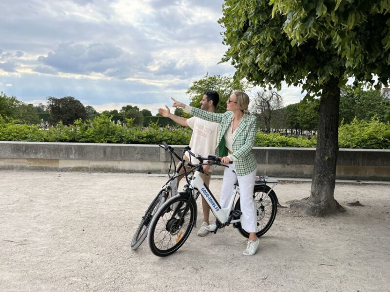 Paris: Afternoon E-Bike Guided Small Group Tour - Approaching the Eiffel Tower