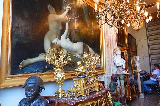 Paris Antiques Market Insider's Tour in Extra-Small Group - The Value of a Guided Market Tour