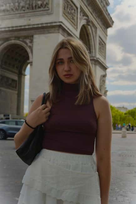 Paris: Arc de Triomphe & Hidden Spots Photoshoot - Starting at the Arc de Triomphe de lÉtoile in the Heart of Paris