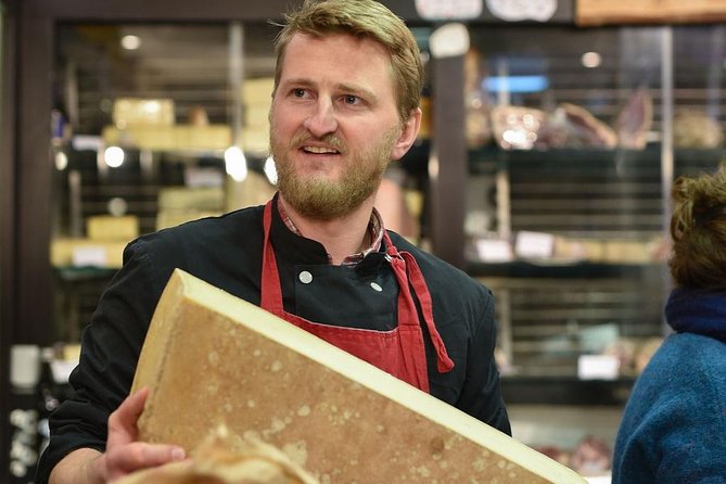 Paris Art of Pairing Cheese and Wine Tasting in a Cheese Cellar - Bread and Baguettes: The Perfect Cheesy Accompaniment