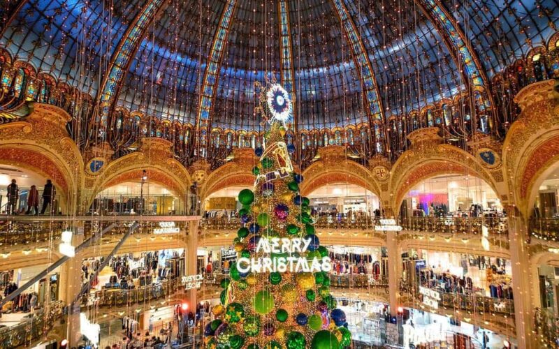 Paris at Christmas, Walking tour and hot wine - Discover Paris at Christmas with a 2-Hour Walking Tour and Mulled Wine