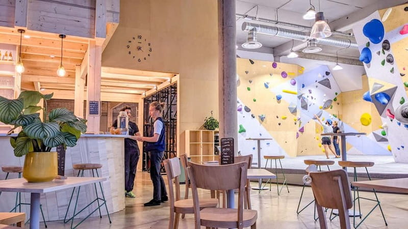 Paris - Bercy Village - Access 1 day of unlimited climbing - Comparing with Other Paris Activities