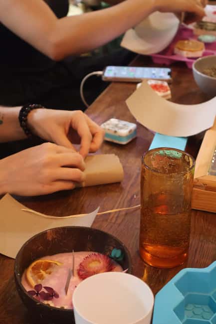 Paris: Botanical handmade soap workshop (Melt and pour soap) - The Practicalities: Booking, Group Sizes, and Cancellation