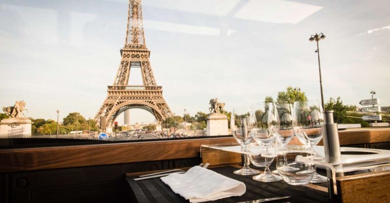Paris: Bustronome Gourmet Dinner Tour - Sightseeing from the Top: Paris Monuments and Landmarks