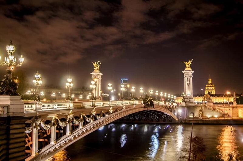 Paris by night  a private guided tour by car, a pure delight - Exploring the Eiffel Tower by Night and Champagne Savoring