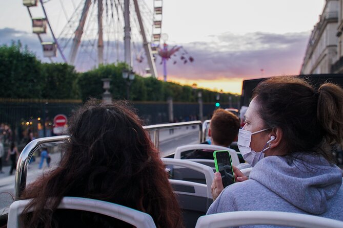 Paris by Night Tootbus Tour - Tour Experience and Crowd Management
