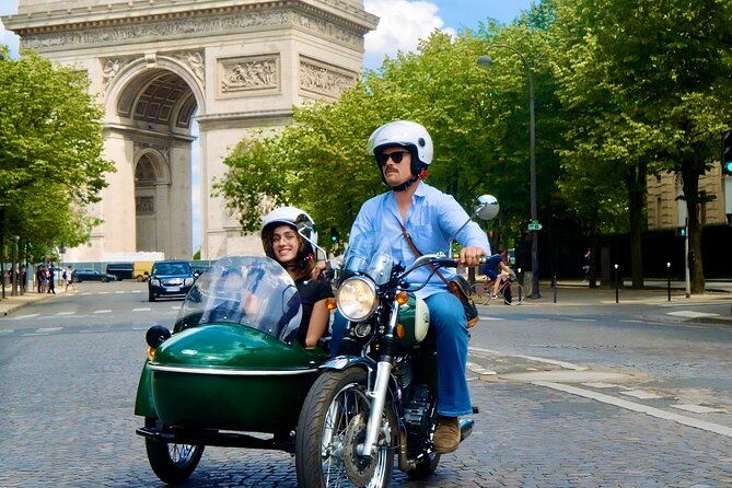 Paris by Side Car A Filmmaker Video Shoot Your Moment - The Experience from the Inside of the Sidecar