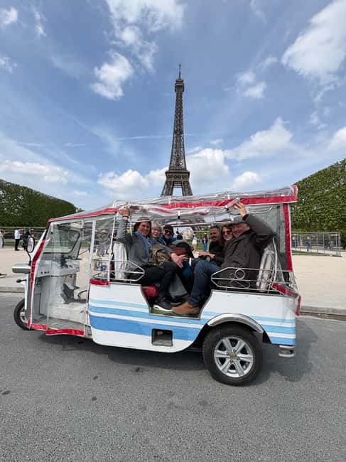 Paris by tuk-tuk: 2-hour Private Tour of Iconic City Landmarks - Discovering the Grandeur of the Right Bank Monuments