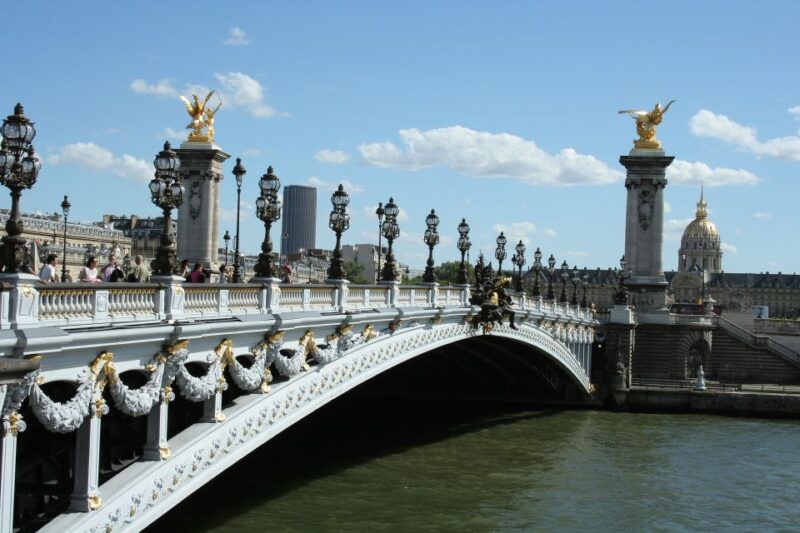 Paris: Capture the most Photogenic Spots with a Local - The Benefits of a Small Group Experience