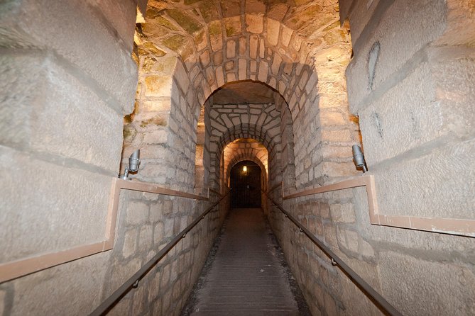Paris Catacombs Tour with VIP Access to Restricted Areas - Navigating the 200-Mile Network of Tunnels
