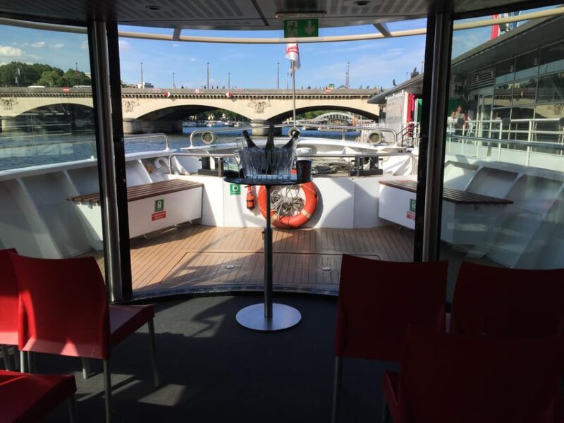 Paris: Champagne Tasting Cruise Departure from Eiffel Tower - The Role of the Sommelier and Their Expertise