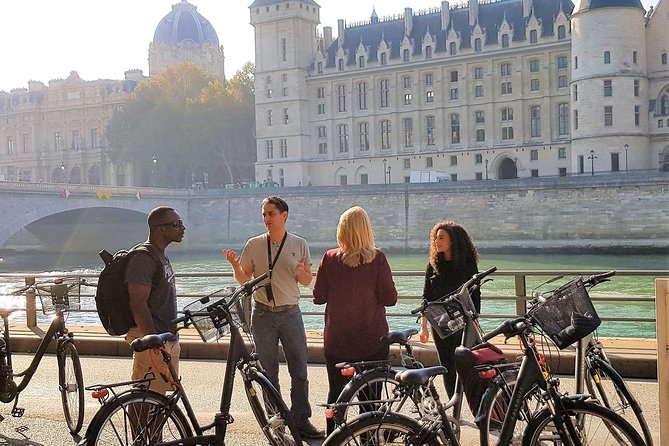 Paris: Charming Nooks and Crannies Bike Tour - Equipment and Comfort for a Stress-Free Ride