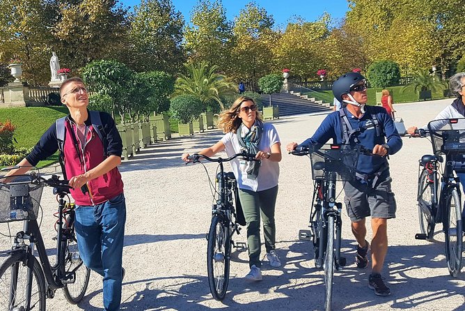 Paris: Charming Nooks and Crannies Bike Tour - Perfect for All Ages and Fitness Levels