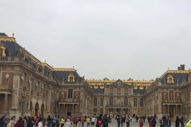 Paris: Châteaux Versailles and Vaux-le-Vicomte Excursion - Enjoy a Flexible Lunch Break at Versailles