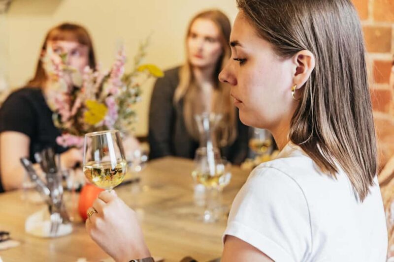 Paris: Cheese and Wine Tasting Experience in Montmartre - Accessibility and Practical Details