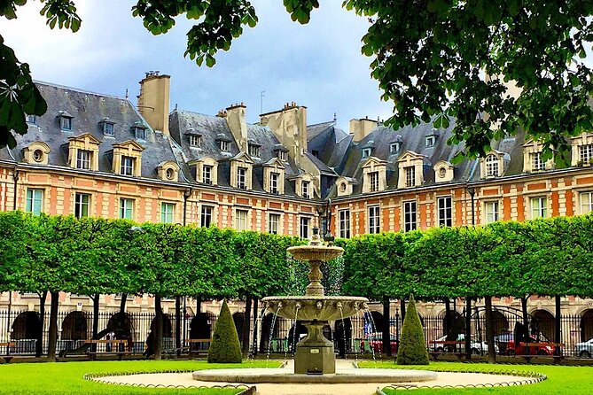 Paris Chocolate Pastry Tour Award-Winning Desserts & Hidden Gems - Visiting the Medieval Hôtel de Sens