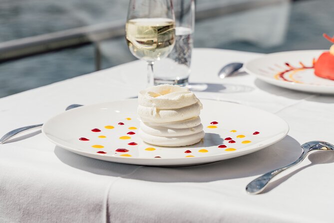 Paris Christmas Lunch Cruise by Bateaux Mouches - Key Points