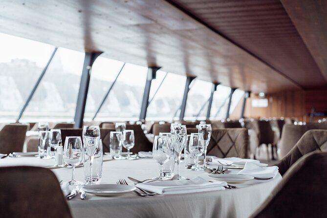 Paris Christmas Lunch Cruise by Bateaux Mouches - Practical Details: Meeting Point and Group Size