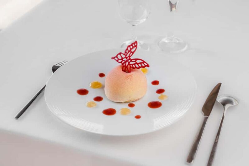 Paris : Christmas Special Lunch Cruise on the Seine River - The Upper Deck: Perfect Spot for Photos and Moments