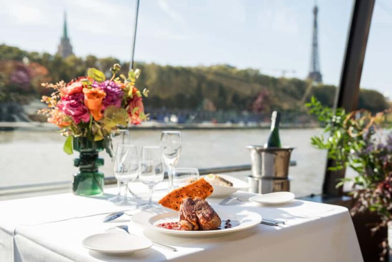 Paris : Christmas Special Lunch Cruise on the Seine River - Practical Details: Booking, Group Sizes, and Flexibility