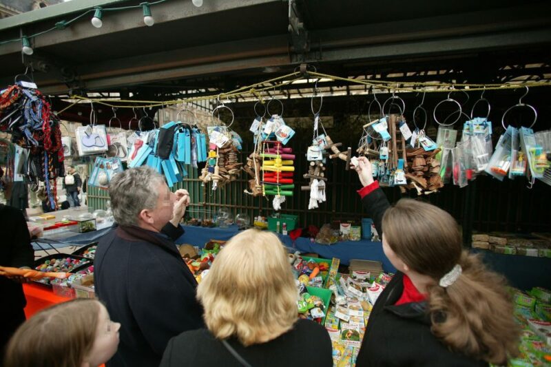 Paris City Center Self-Guided Walking Tour - Exploring Le Marais: Fashion, History, and Coffee Shops