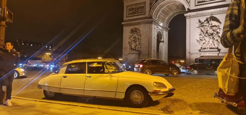 Paris: City Discovery Tour by Vintage Citroën DS Car - Logistics: Pick-up, Drop-off, and Flexibility