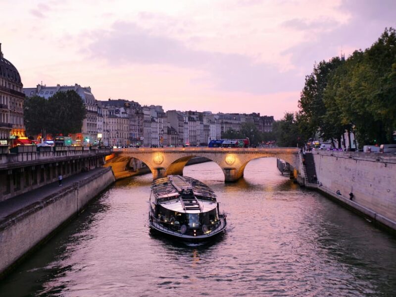 Paris: City of Lights Walking Tour and Seine River Cruise - Key Points