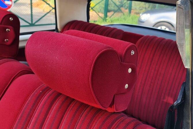 Paris City Tour 3h00 Citroën DS Vintage with Open Roof - Discover Paris in a 1972 Citroën DS with Open Roof