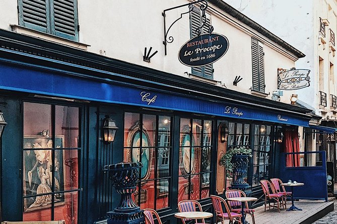 Paris City Tour with Private Friendly Guide and all Must-See Sites - Relaxing in the Jardin des Tuileries