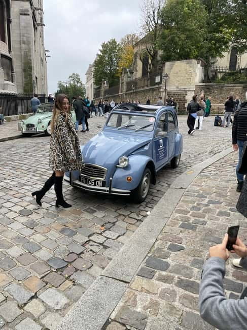 Paris: Classic Tour in a 2CV - Unique Vintage Ride Through Paris Landmarks
