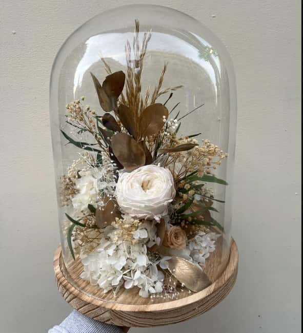 Paris: Create Dried Flower Bell Jar Workshop in Paris - Experience the Art of Floral Design with Kimiko in Paris