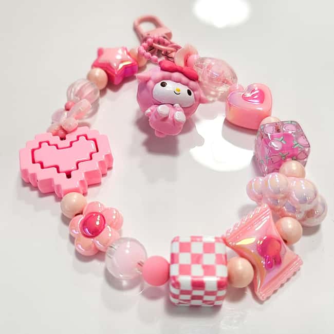 Paris: Create your phone strap, bag or keychain - Creating Unique Accessories in the Heart of Paris