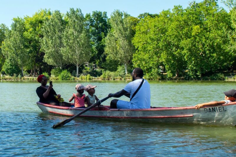 Paris: Customizable Child-Friendly Tour with Private Guide - Tasting Local Flavors in Luxembourg Gardens