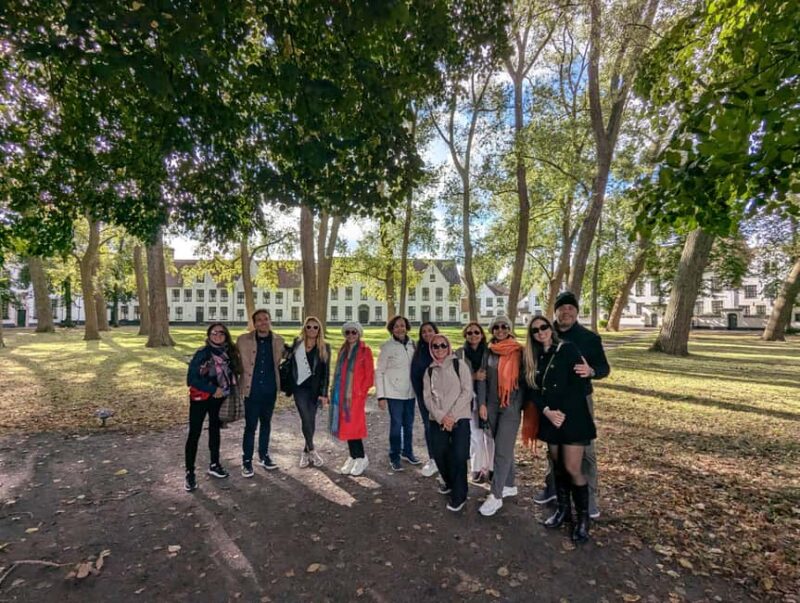 Paris: Day trip to Brussels and Bruges by train. - The Value of Guided Tours in Spanish