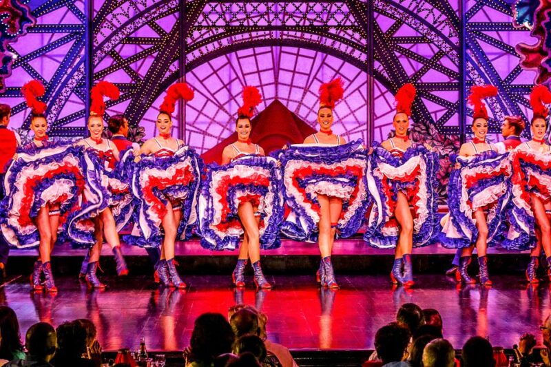 Paris: Dinner Show at the Moulin Rouge - Practical Details: Meeting Point and Dress Code