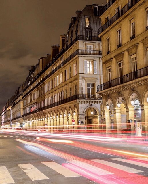 Paris: Discover Paris 2CV - The Highly Praised Guides and Customer Satisfaction