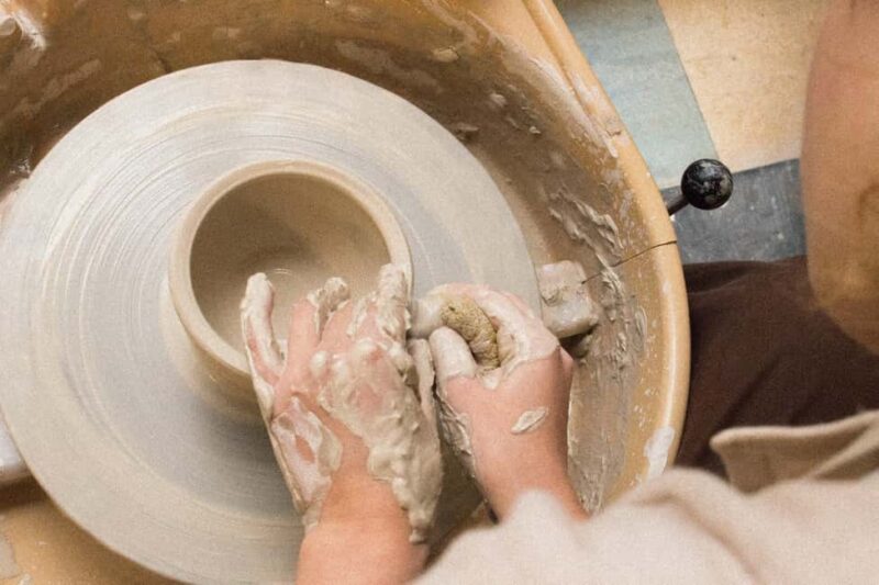 Paris : Discover the potter's wheel with Lucie. - Learning from an Experienced Craftswoman