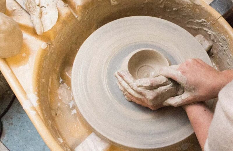 Paris : Discover the potter's wheel with Lucie. - The Sum Up: A Genuine Introduction to Ceramic Arts in Paris