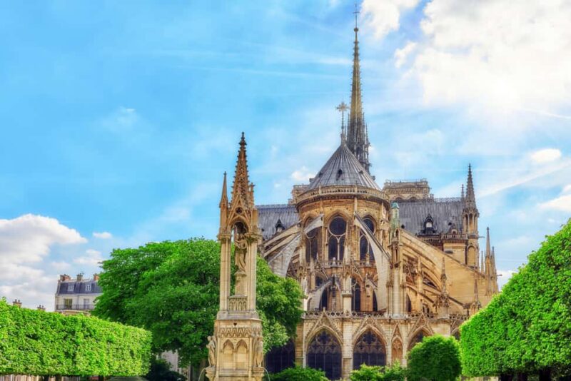 Paris: Early Access Notre Dame Cathedral Walking Tour - Exploring the Conciergerie and the Flower Market Elizabeth II