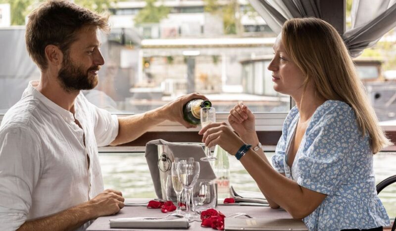 Paris: Early Evening Dinner Cruise on the River Seine - Food Quality and Service Experience