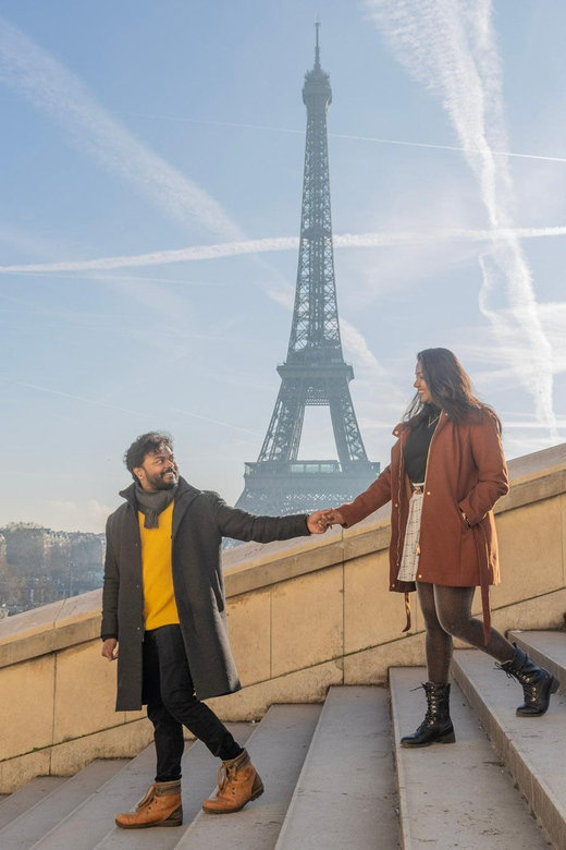 Paris: Eiffel Area Private Photoshoot - Exploring the Pont de Bir-Hakeim and Seine River Views