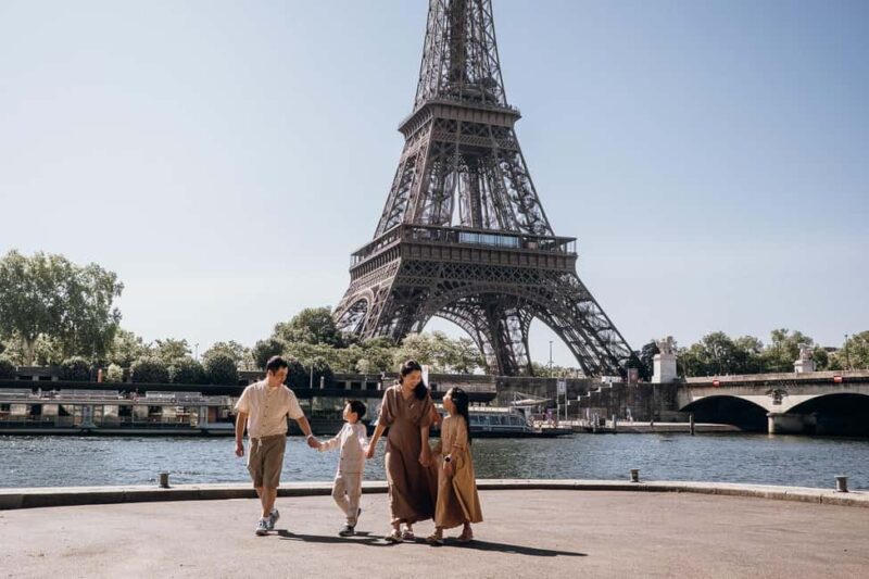 Paris: Eiffel Tower Photoshoot with a Professional - Meeting Point and Tour Logistics