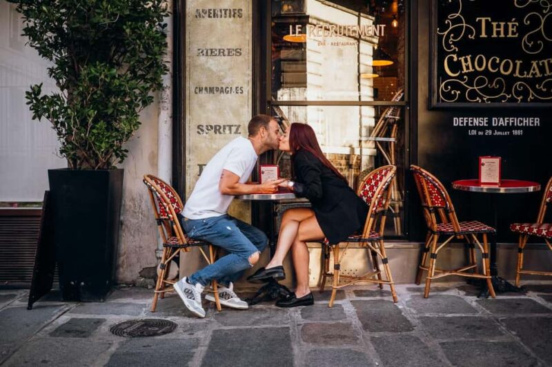 Paris: Eiffel Tower Photoshoot with a Professional - Who Will Appreciate This Tour Most