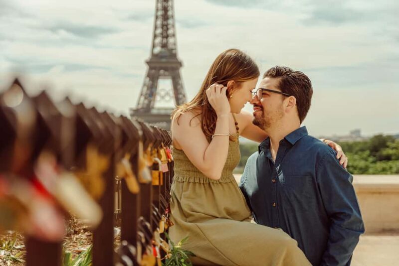 Paris: Eiffel Tower Street Photoshoot - Key Points