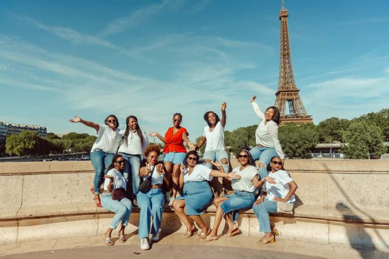 Paris: Eiffel Tower Street Photoshoot - What Makes Renato Stand Out as a Photographer