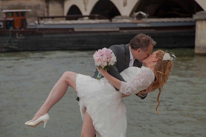 Paris Eiffel Tower Wedding Vows Renewal Ceremony with Photo Shoot - The Value for Romantic Celebrations in Paris