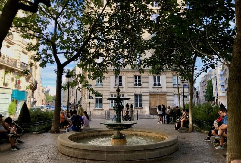 Paris: Emily inspired walking tour - Discover Paris Through the Eyes of Emily on a 2-Hour Guided Walk