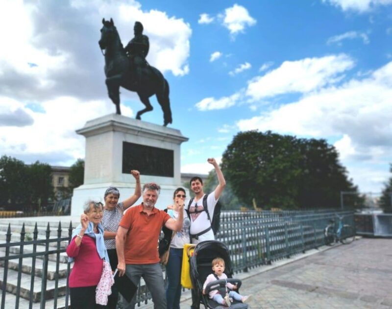 Paris: escape game on Île de la Cité - Logistics: Meeting Point and Group Sizes