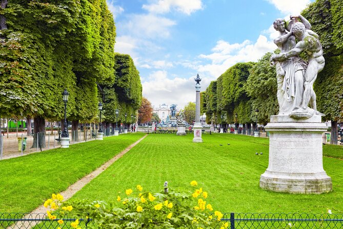 Paris Essentials: From Eiffel Tower to Notre Dame - Discovering the Charm of Place Dauphine